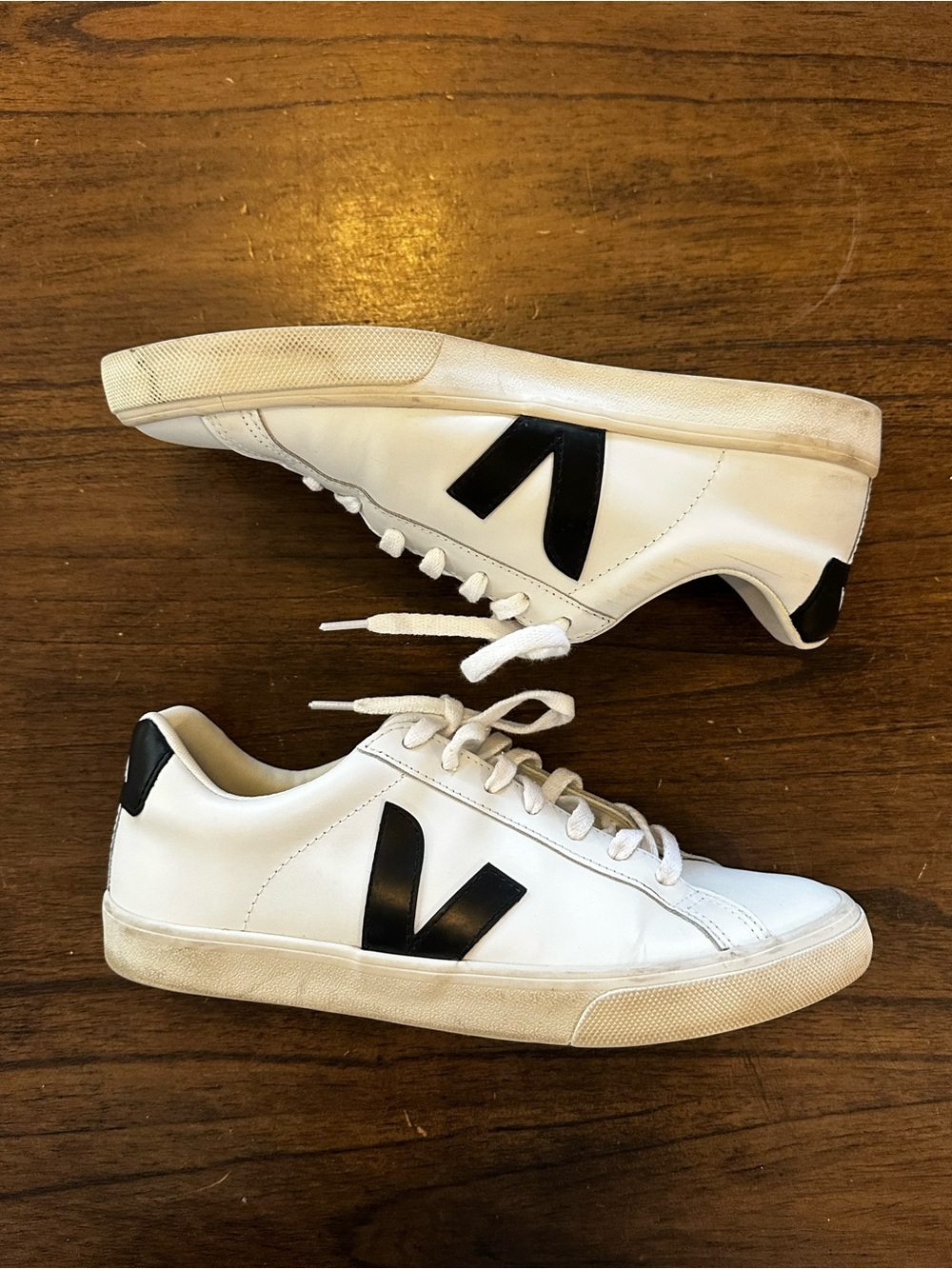Veja Campo White Black Leather Sneakers Womens Size 10 Minimalist